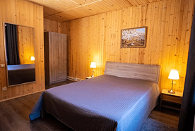 Коттедж с 2-мя спальными комнатами, Гостевой дом Орлиное гнездо, Архыз