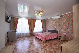 Семейный полулюкс 4+1, База отдыха Роман, Бахчисарайский район