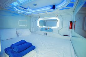 Капсула, База отдыха Сальвадор, Партенит