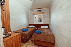 Эконом на 1-м эт, База отдыха Сальвадор, Партенит