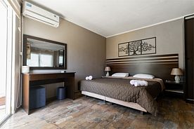 Полу люкс с кухней, База отдыха Сальвадор, Партенит