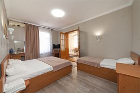 Люкс двухкомнатный, База отдыха Седьмое Небо, Саки