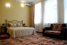 Джуниор сюит, База Светлая, Феодосия