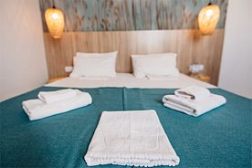 Двухкомнатный делюкс с балконом, База отдыха Бригантина, Феодосия