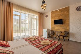 Семейный стандарт, Гостевой дом Маалле, Заозерное