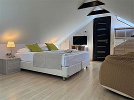 Двухкомнатный номер мансарда, Гостевой дом KESEA Family, Геленджик