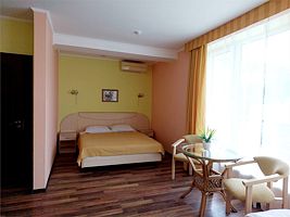 Стандарт четырёхместный с балконом, База отдыха Синее море, Лермонтово