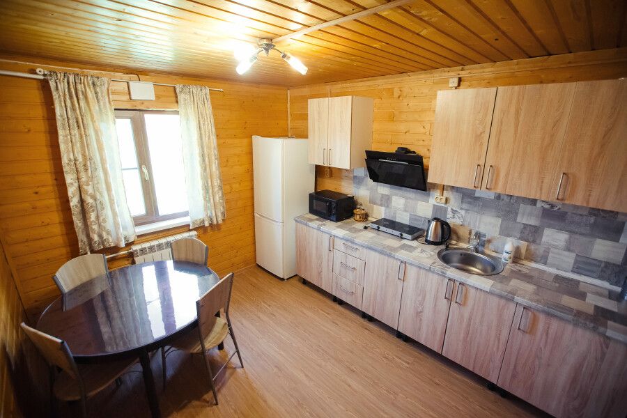 Номер 4-местный 1-комнатный (в доме №4, второй этаж)