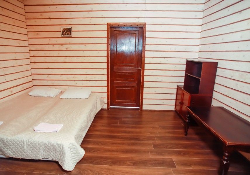 Номер 7-местный 2-комнатный (в доме №9, левая часть)