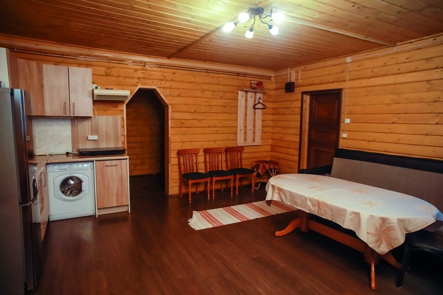 Номер 7-местный 2-комнатный (в доме №9, левая часть)