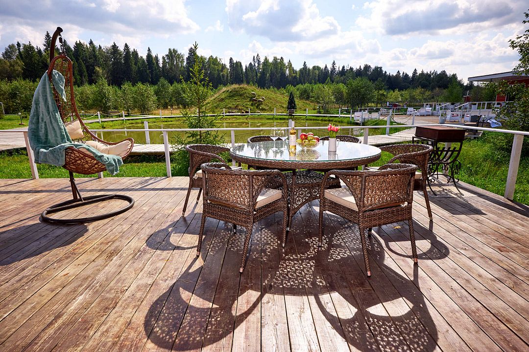 Дом у озера 4-местный 2-комнатный (с купелью)