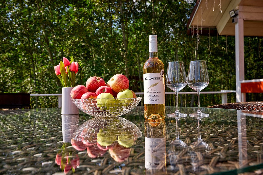 Дом у озера 4-местный 2-комнатный (с купелью)