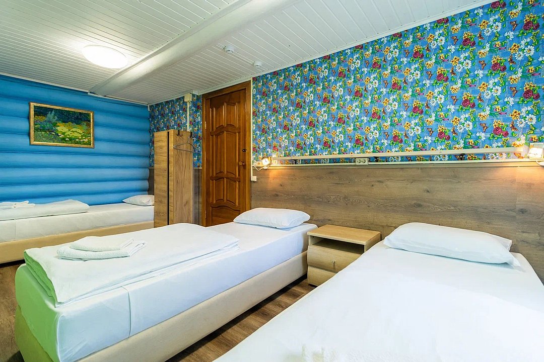 Дом 7-местный 3-комнатный (№6, с беседкой)