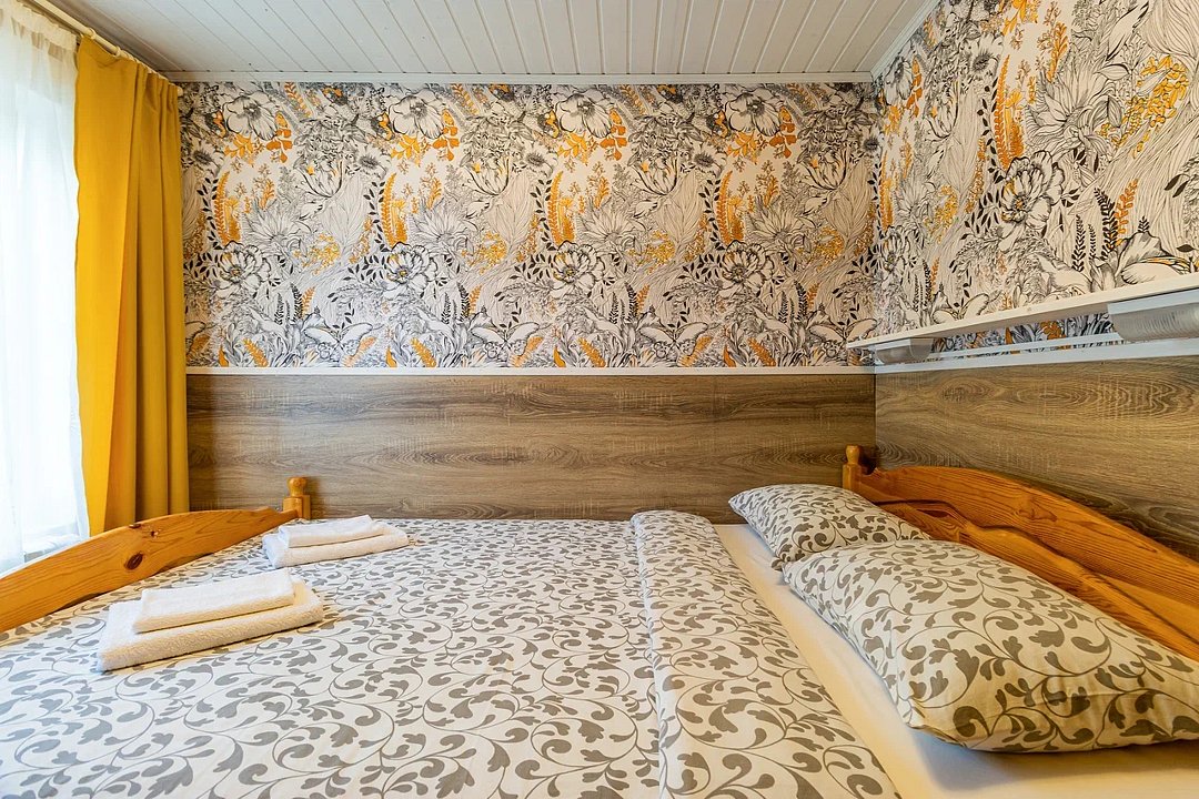 Дом 7-местный 3-комнатный (№6, с беседкой)