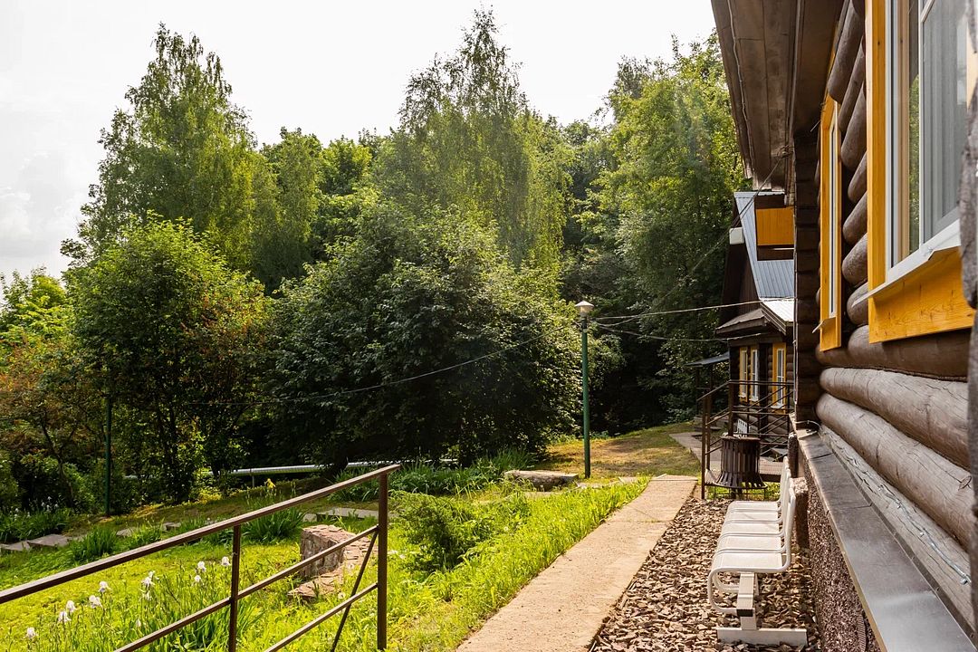 Дом 8-местный 2-комнатный (№7, с беседкой)