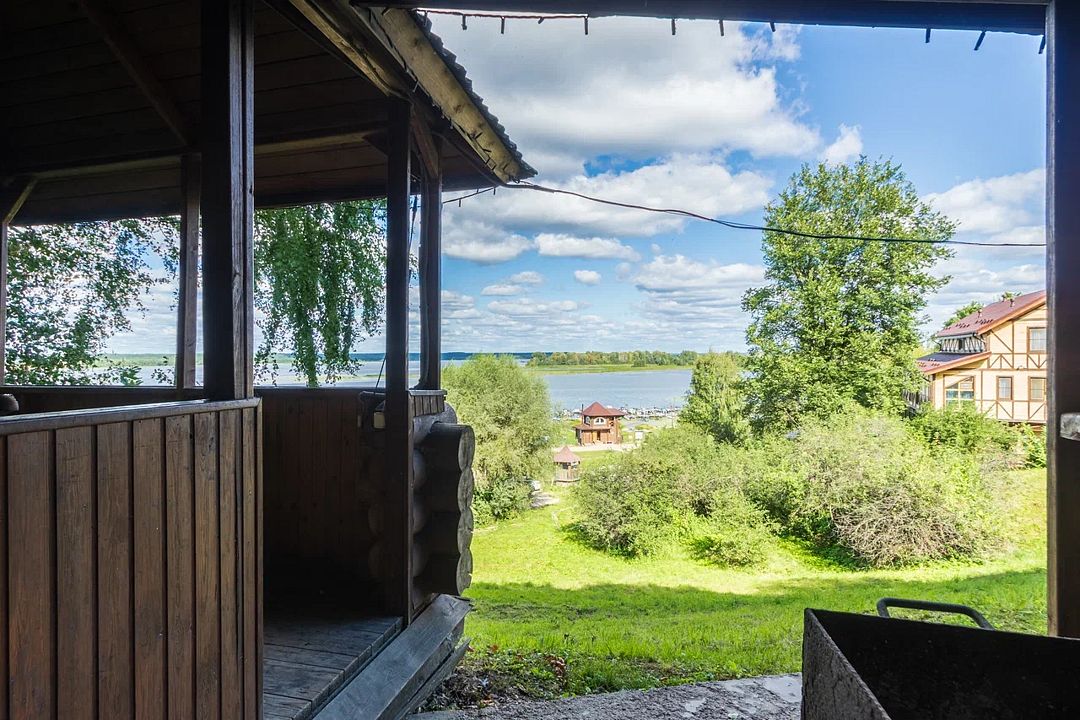 Дом 8-местный 2-комнатный (№7, с беседкой)