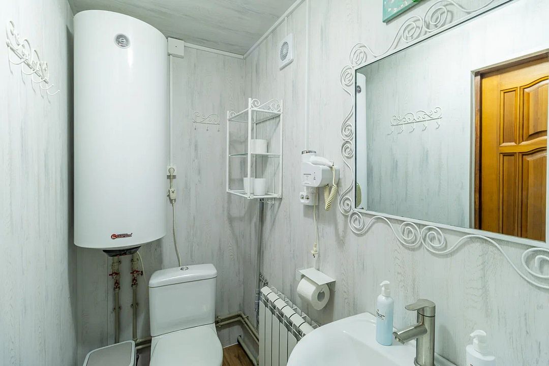 Дом 8-местный 2-комнатный (№7, с беседкой)