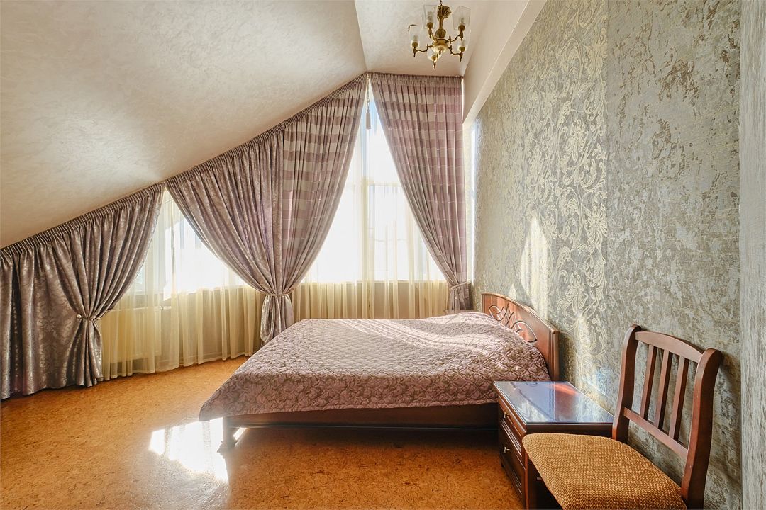 Люкс 4-местный 2-комнатный (без балкона)