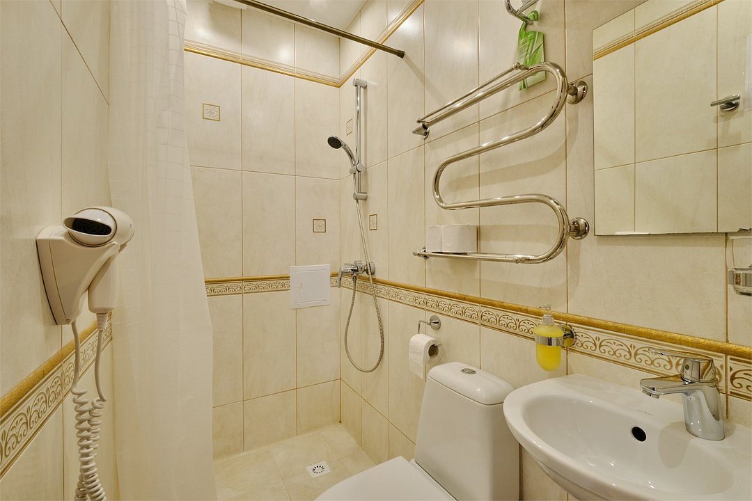 Люкс 4-местный 2-комнатный (без балкона)