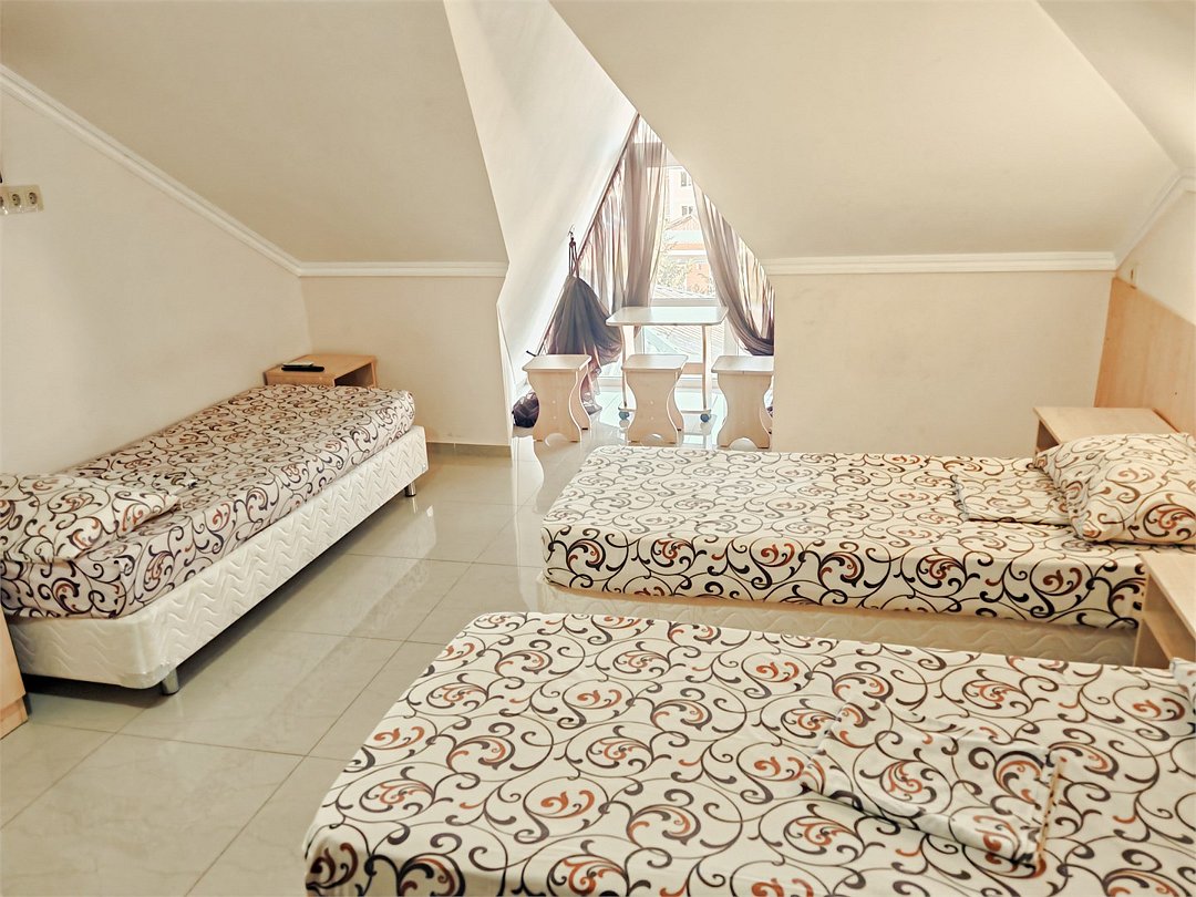 Стандартный 3-местный (мансарда)