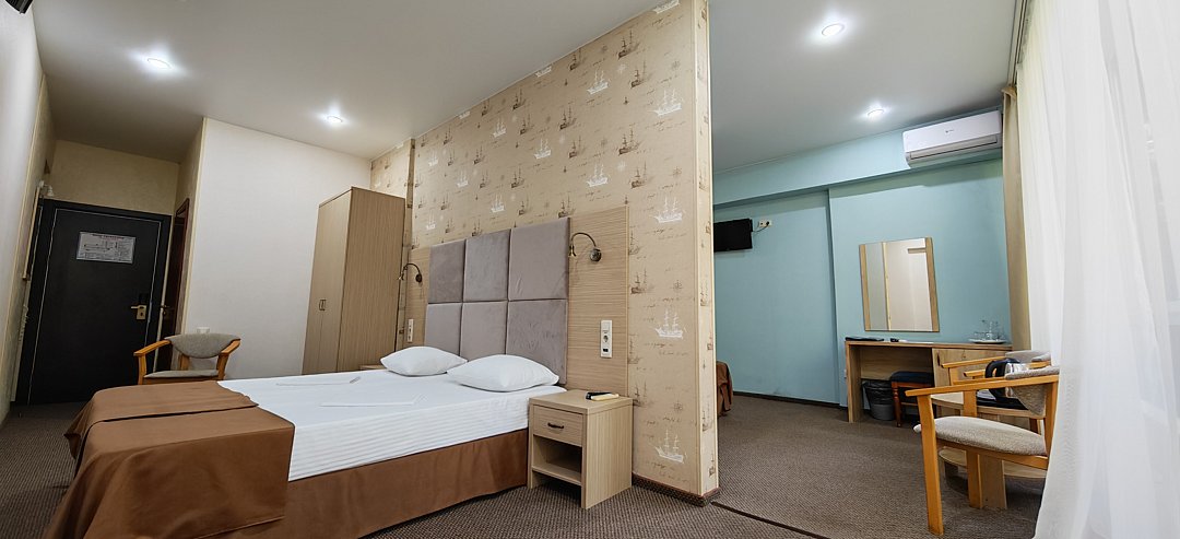 Люкс 4-местный 2-комнатный Семейный