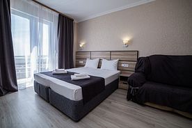 Трёхместный номер Standard с видом на город, Гостевой дом Ной Плюс, Геленджик