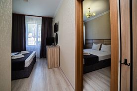 Четырёхместный семейный номер Standard с 2 комнатами, Гостевой дом Ной Плюс, Геленджик