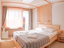 Полулюкс с балконом, Турбаза Ковчег, село Усть-Кокса