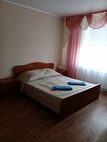 Однокомнатный большой, Дом На Победы 7, Должанская