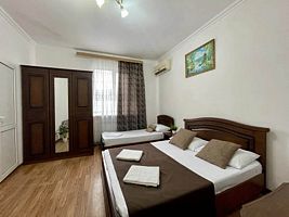 Стандарт 3-местный Стандарт, Гостевой дом Король Лев, Лоо