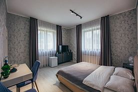 13.Двухместный номер с двуспальной кроватью полулюкс, Гостевой дом Royal Lake, Калининград