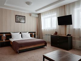 Комфортный трехместный номер (Джуниор Сюит), Гостиничный комплекс «Сибирский Сафари Клуб», Красноярск