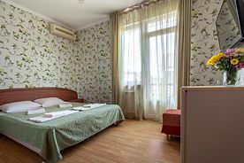 Двухместная комната с балконом, Гостевой дом У Черного моря, Адлер