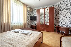 Двухкомнатная комната  с кухней, Гостевой дом У Черного моря, Адлер