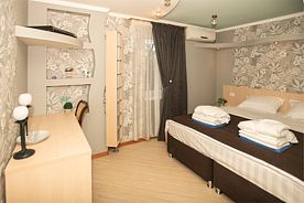 Апартаменты трёхкомнатные, Усадьба Александрия, Мостовской