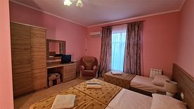 1.2 Трехместный номер категории "стандарт", Гостевой дом "Русская сказка", Лоо