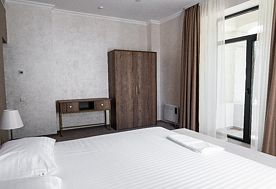 4-мест. 3-комн. апарт. (вид на море), корп. 3, Пансионат Нарт, Гагра