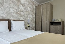 2-мест.(разм. в 3-мест.) 2-комн. семейный с балк., База отдыха Черноморец, Гудаута