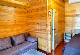 3-мест. (разм. в 2-мест.) деревянный домик, Пансионат Солнечный, Холодная речка