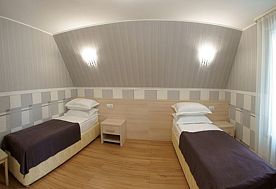 2-мест.(разм. в 4-мест.) 2-комн. коттедж, Туристическо-оздоровительный комплекс Приморье, Коктебель