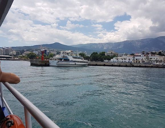 Ялтинский залив