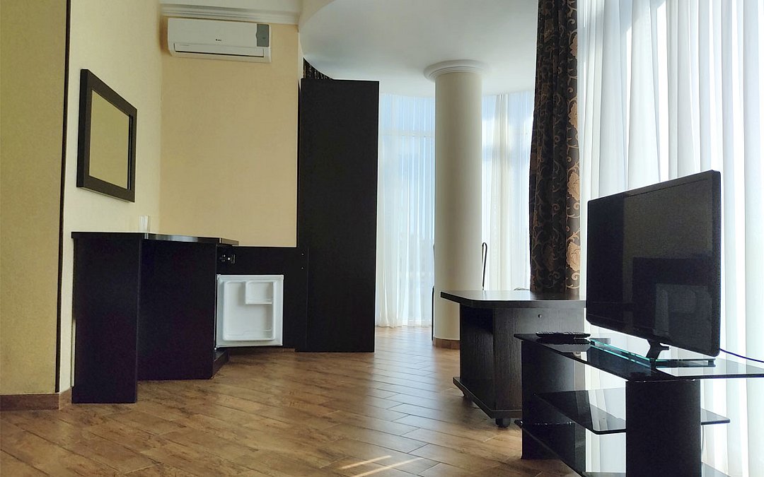 Полулюкс 2-местный (с балконом)