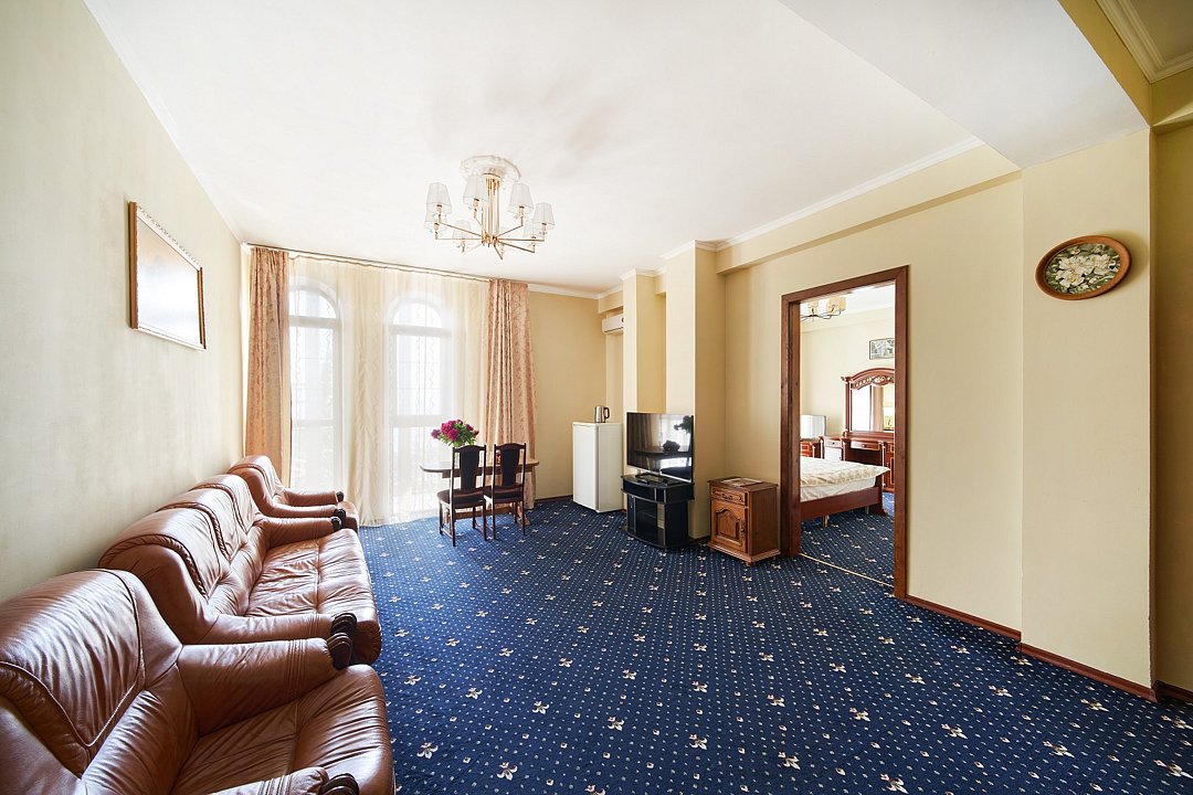 Люкс 3-местный 2-комнатный (№2)