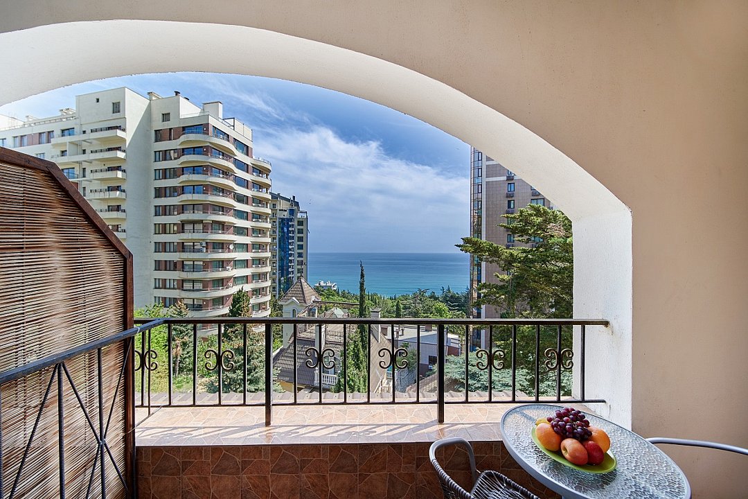 Улучшенный 2-местный 1-комнатный (с видом на море №12)