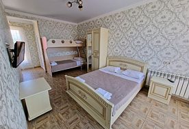 1-мест. (разм. в 4-мест.) делюкс с балк. (вид на море), новый корп., Гостевой дом Аида, Адлер