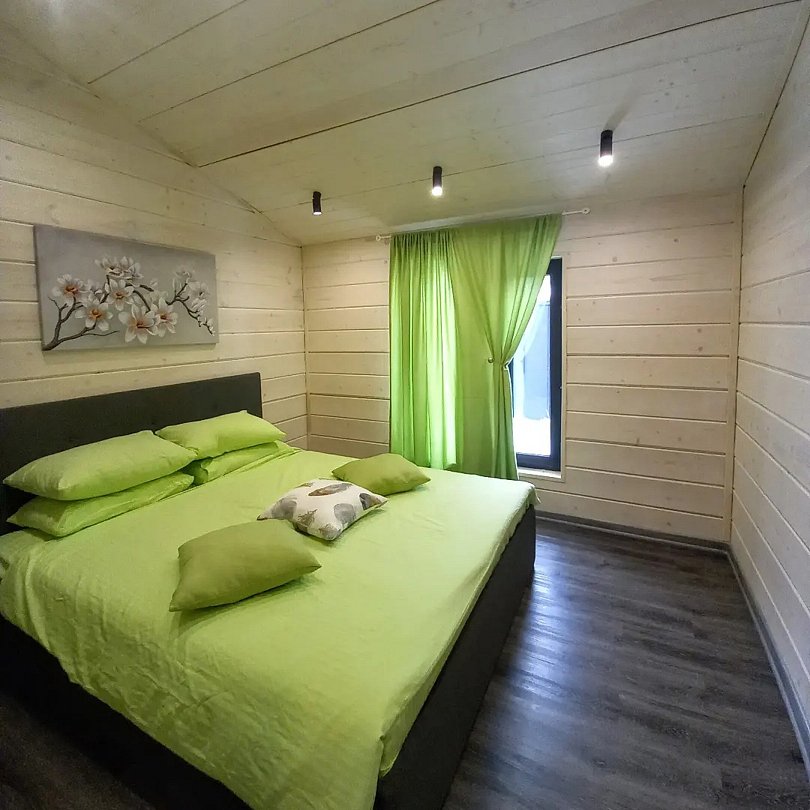 Барн 6-местный 3-комнатный Фламинго