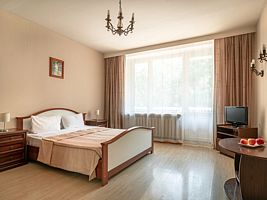 Двухместная студия Standard с балконом и с видом на парк двуспальная кровать, Дом отдыха Нагорное, Химки
