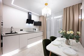 290 Готвальда 24/5, ApartHause, Екатеринбург