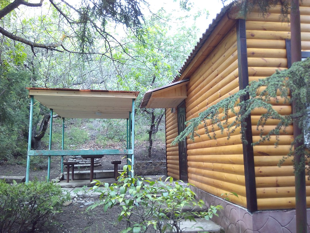 Домик 4-местный 2-комнатный (№78)