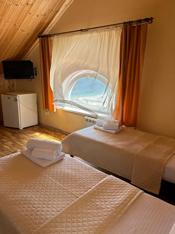 Улучшенный 4-местный 1-комнатный №14